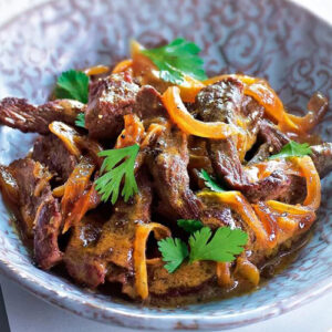 Sauté de bœuf aux oignons