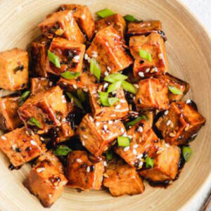 Tofu frit mariné à la sauce soja (Végan)