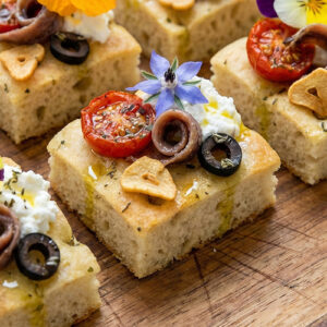 Focaccia tomates cerises et anchois (8x8cm)